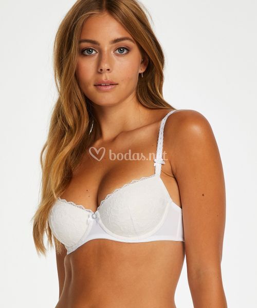 Maya (11), Hunkemöller