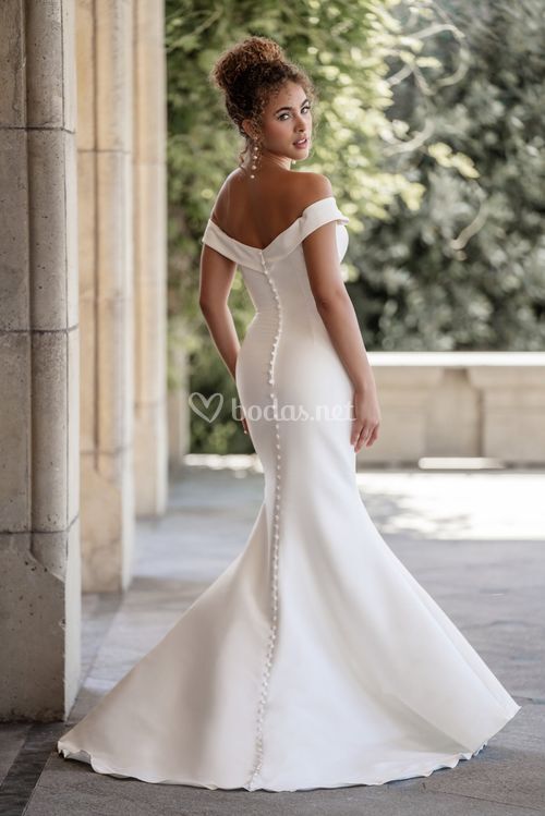 A1113, Allure Bridals