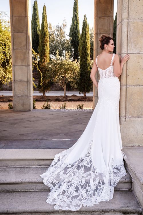 A1101, Allure Bridals