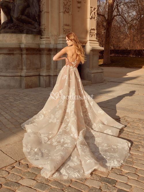 EVELYN, Galia Lahav