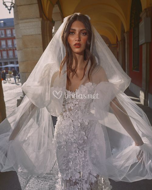 CARRIE, Galia Lahav