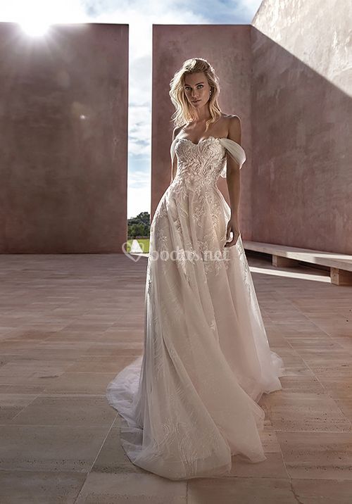 CLARIS, Pronovias