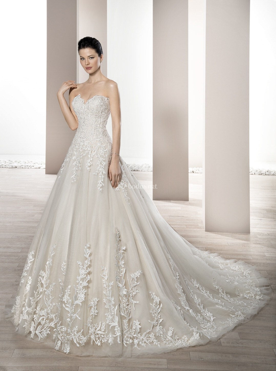 Vestido de Novia de Demetrios - 672