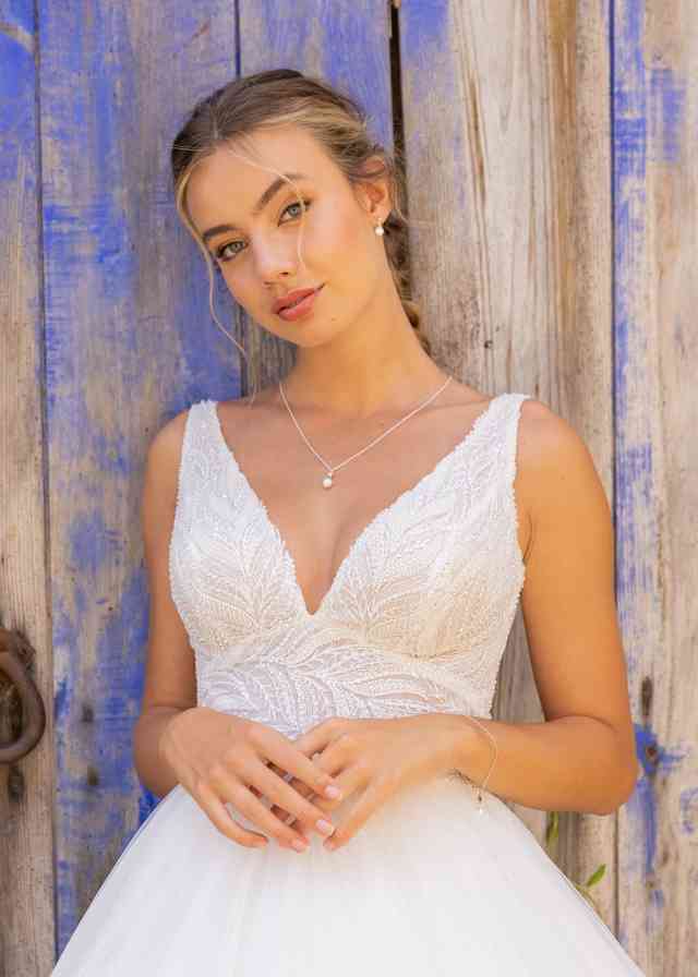 25 Novias que no usaron un vestido blanco el día de su boda
