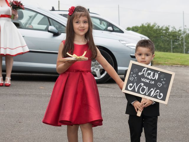 La boda de Víctor y Patry en Pola De Siero, Asturias 27