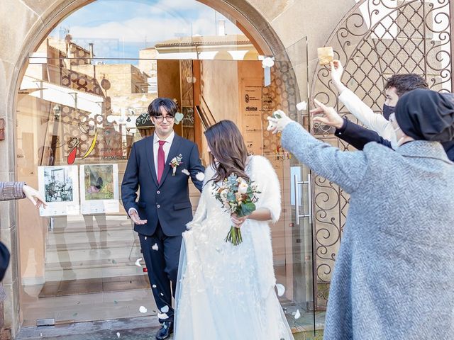 La boda de Lidia y Joan en El Castell Del Remei, Lleida 17