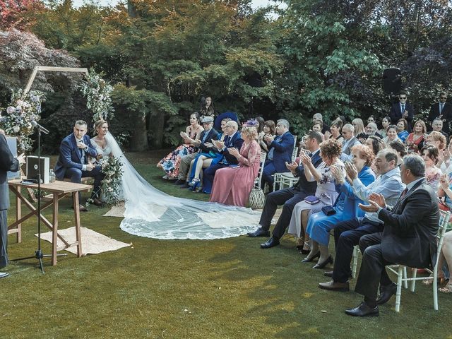 La boda de Rubén  y Patricia  en Oleiros, A Coruña 53