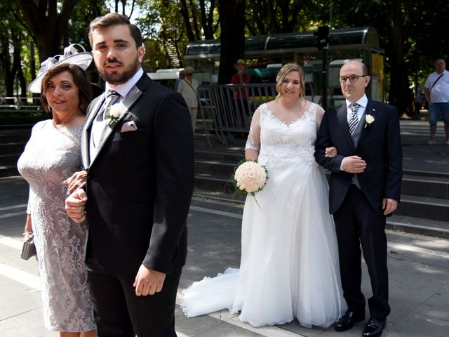 La boda de David y Edurne en Pamplona, Navarra 1
