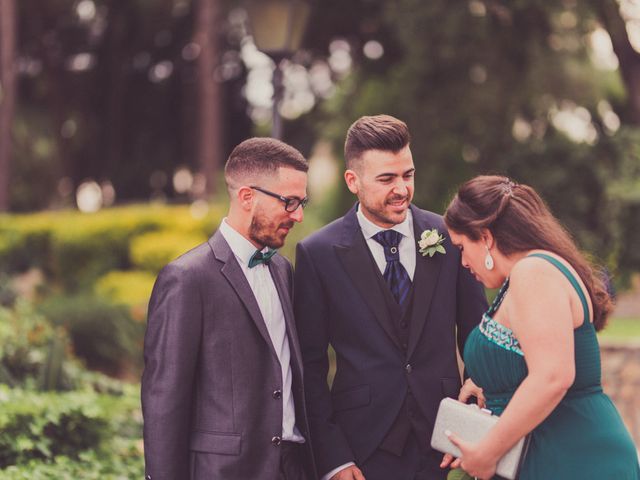 La boda de Javi y Ines en Sant Vicenç De Montalt, Barcelona 61