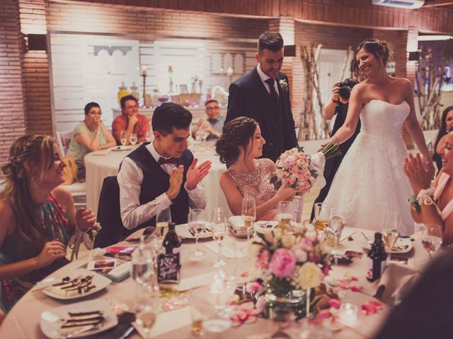 La boda de Javi y Ines en Sant Vicenç De Montalt, Barcelona 319