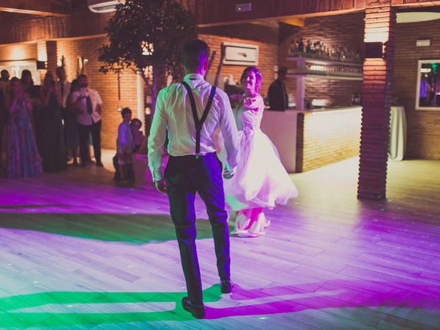 La boda de Javi y Ines en Sant Vicenç De Montalt, Barcelona 340