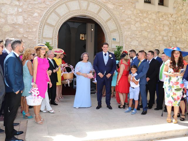 La boda de MARI CARMEN y DARIO en Casas De Fernando Alonso, Cuenca 94