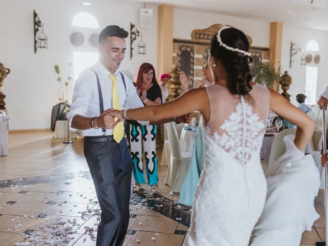 La boda de Almudena y Agustín en Isla Cristina, Huelva 84