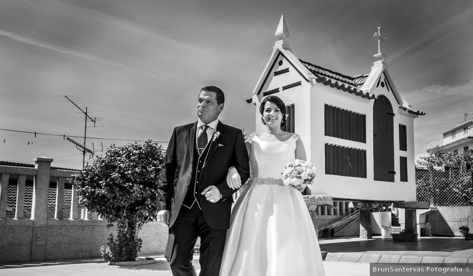 La boda de Martin y Silvia en Bueu (Resto Parroquia), Pontevedra