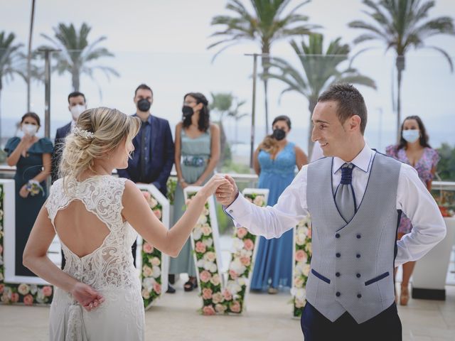 La boda de Luis y Virginia en Puerto De La Cruz, Santa Cruz de Tenerife 32