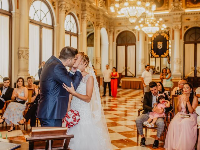 La boda de Jonatan y Lorena en Puerto De La Torre, Málaga 23