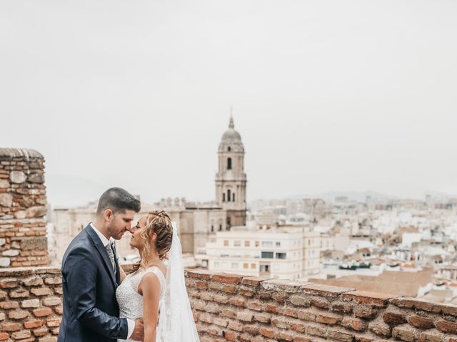 La boda de Jonatan y Lorena en Puerto De La Torre, Málaga 33