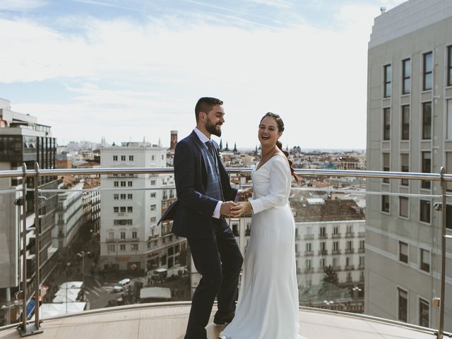 La boda de Clara y Nacho en Madrid, Madrid 30