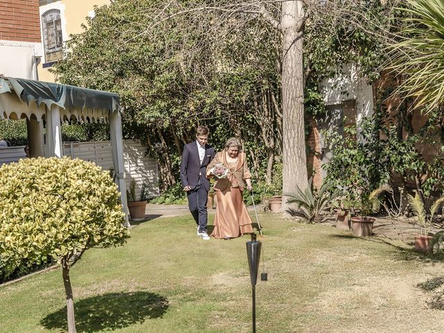 La boda de Juan José y M Carmen en Sant Fost De Campsentelles, Barcelona 16