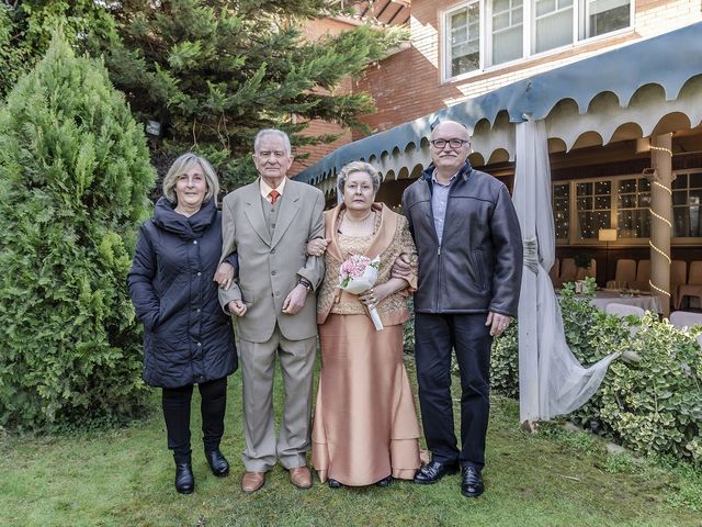 La boda de Juan José y M Carmen en Sant Fost De Campsentelles, Barcelona 60