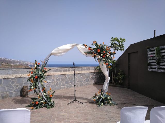 La boda de Alberto y Cathaysa en Candelaria, Santa Cruz de Tenerife 11