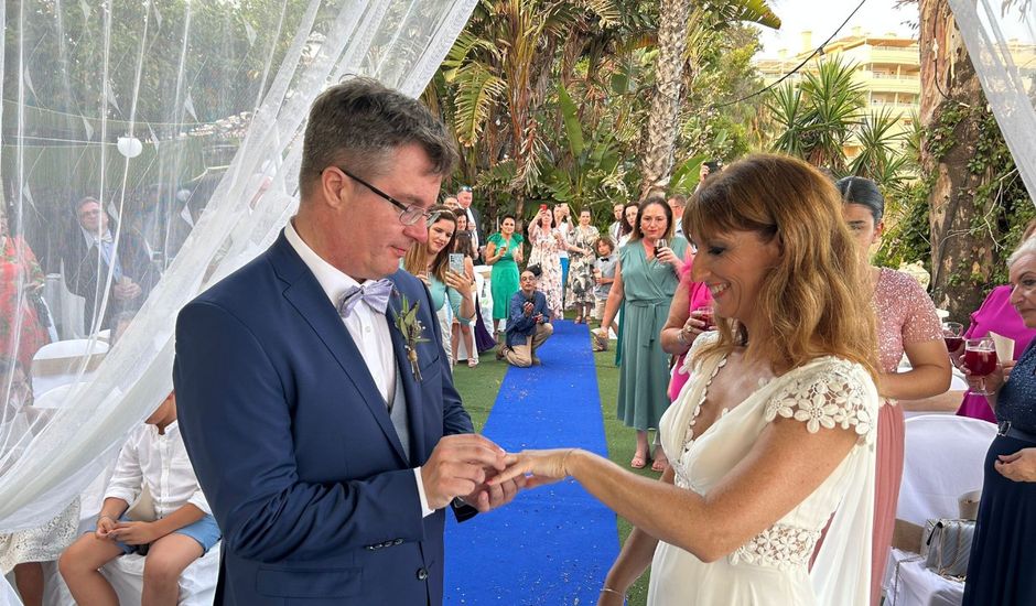 La boda de Jukka y Isabel en Benalmadena Costa, Málaga