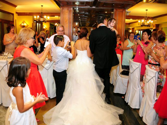 La boda de Cristian y Azucena en Carbajosa De La Sagrada, Salamanca 34