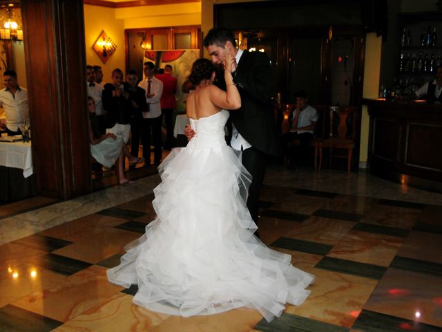 La boda de Cristian y Azucena en Carbajosa De La Sagrada, Salamanca 41