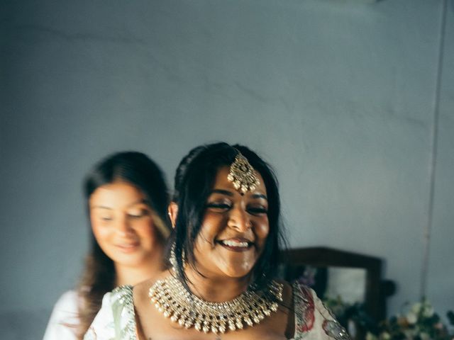 La boda de Alejandro y Shahina en Puerto Serrano, Cádiz 27