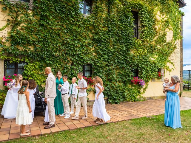 La boda de Salus y Emma en Infiesto, Asturias 24