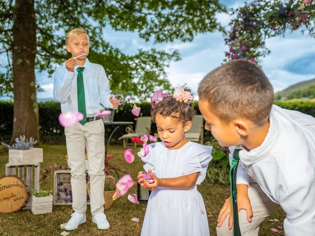 La boda de Salus y Emma en Infiesto, Asturias 276