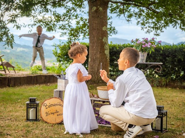 La boda de Salus y Emma en Infiesto, Asturias 299