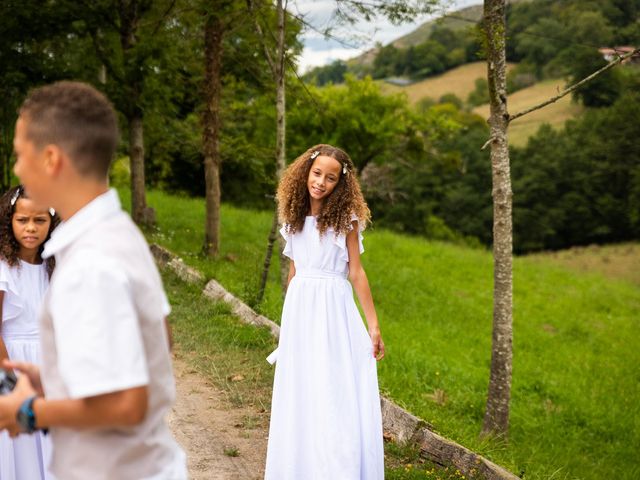 La boda de Salus y Emma en Infiesto, Asturias 368