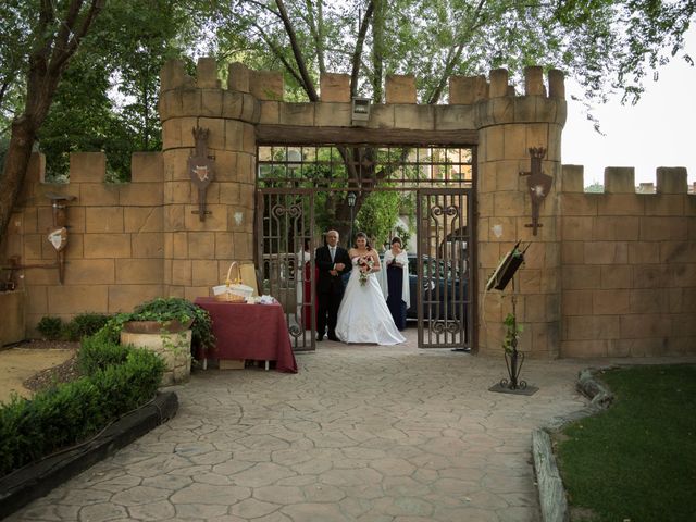 La boda de Javier y Sandra en Talamanca Del Jarama, Madrid 11