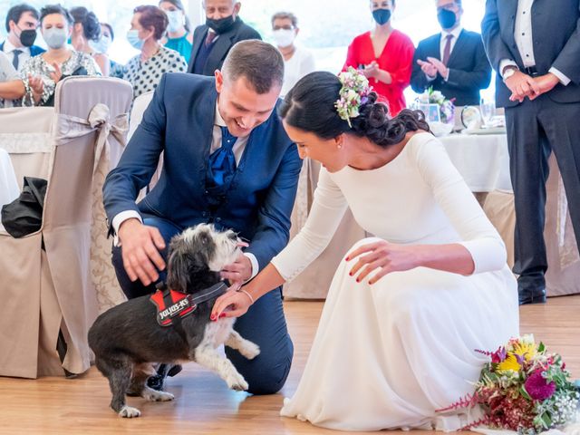 La boda de Hugo y Uxía en Ribadeo (Casco Urbano), Lugo 31