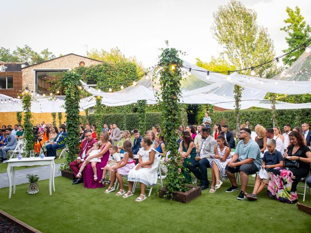 La boda de Amanda y Ionut en Sant Fost De Campsentelles, Barcelona 20