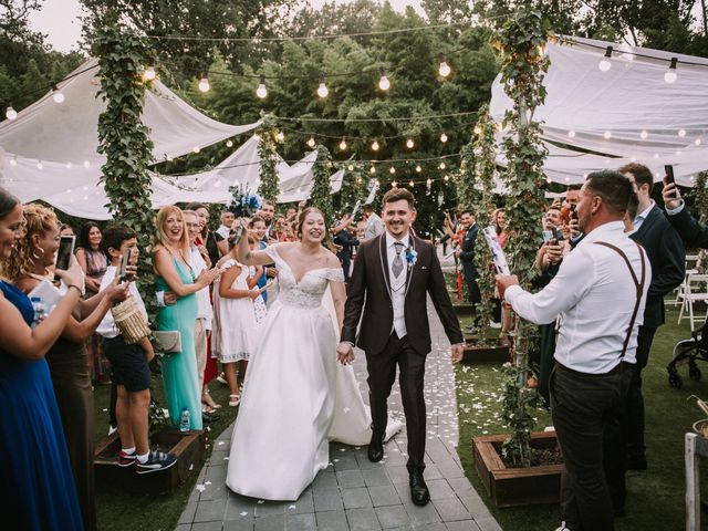 La boda de Amanda y Ionut en Sant Fost De Campsentelles, Barcelona 28