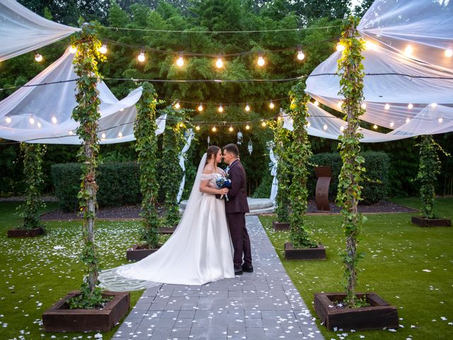 La boda de Amanda y Ionut en Sant Fost De Campsentelles, Barcelona 30