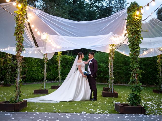 La boda de Amanda y Ionut en Sant Fost De Campsentelles, Barcelona 32