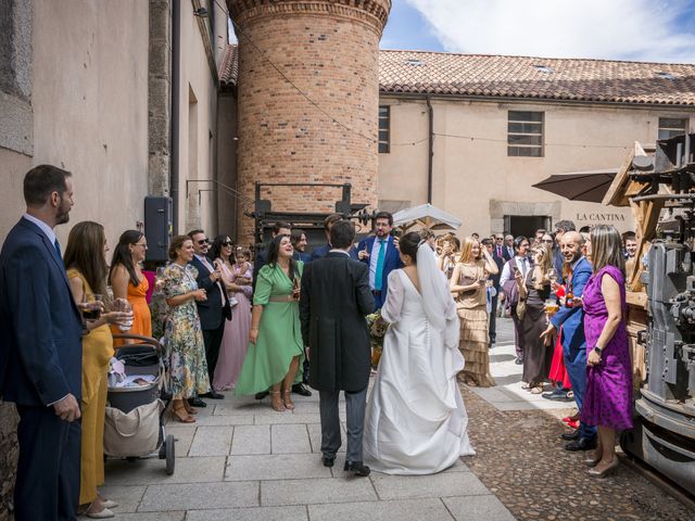 La boda de Jose Ángel y Teresa en Segovia 32