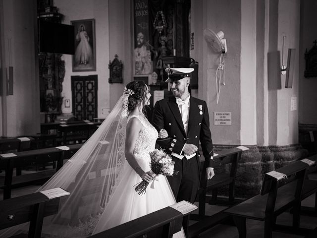 La boda de José y Laura en Chiclana De La Frontera, Cádiz 25