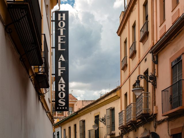 La boda de Javier y Laura en Córdoba, Córdoba 2