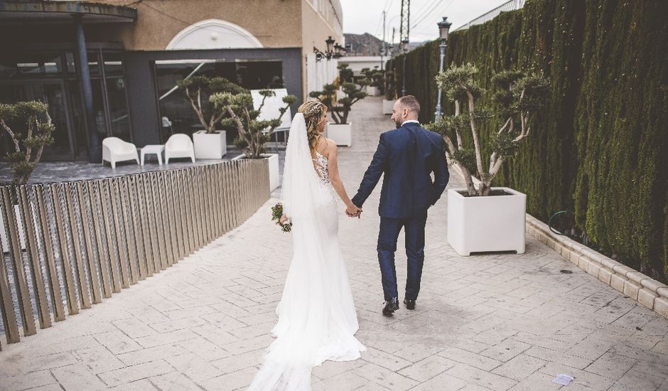 La boda de Iván y Silvia en Alacant/alicante, Alicante