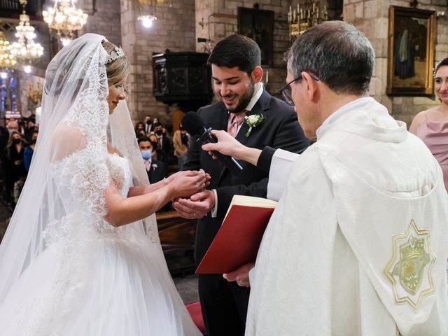 La boda de Alejandra y Cristian en Sant Vicenç De Montalt, Barcelona 29