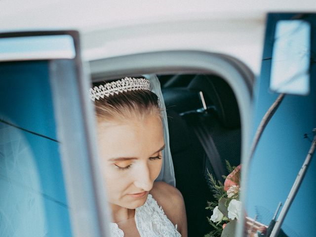 La boda de Joan Pau y Olga en Santa Margarida I Els Monjos, Barcelona 12