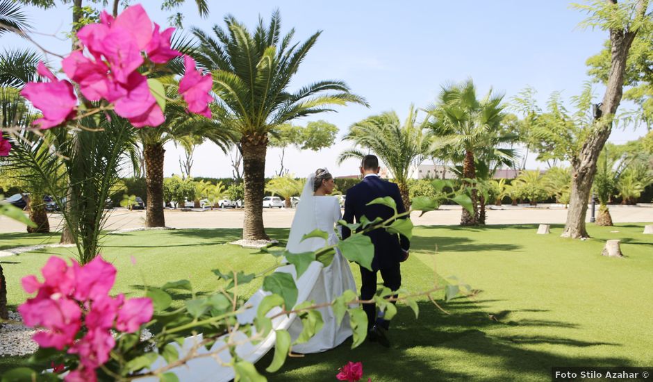 La boda de Juanma y Elena en Santiponce, Sevilla