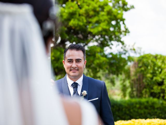 La boda de Javi y Randa en Vilanova Del Valles, Barcelona 35