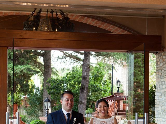 La boda de Javi y Randa en Vilanova Del Valles, Barcelona 39