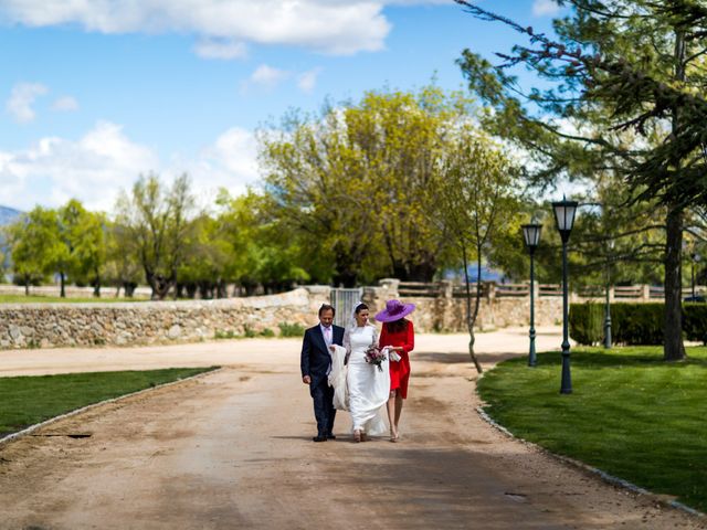 La boda de Manuel y Laura en San Lorenzo De El Escorial, Madrid 14