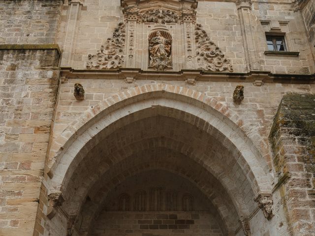 La boda de Javier y Amaya en Villamayor De Monjardin, Navarra 35